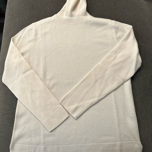 Neiman Marcus cashmere turtleneck sweater new $225 winter white. Size large
